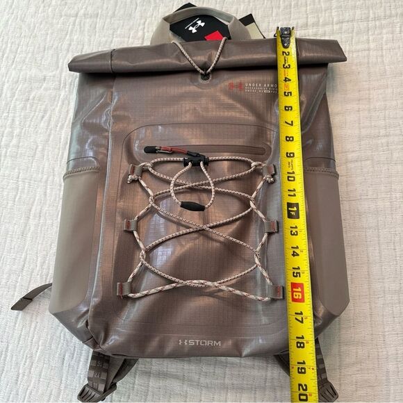 $200 Under Armour Storm Backpack Summit Brown Waterproof Roll Top Magnetic Close - Picture 7 of 8